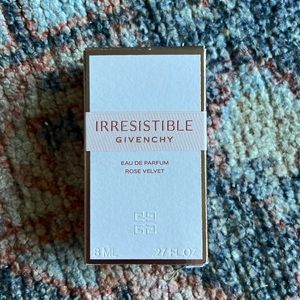 Givenchy Irresistible Rose Velvet Perfume dabber